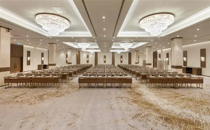 Large ballroom or convention hall – AVLC+ public venue audiovisual and lighting system integration